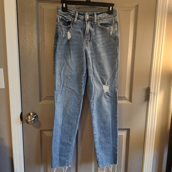 Old Navy Denim - Old Navy OG Straight / Light Worn Cutoff Women's Jeans / Size 2